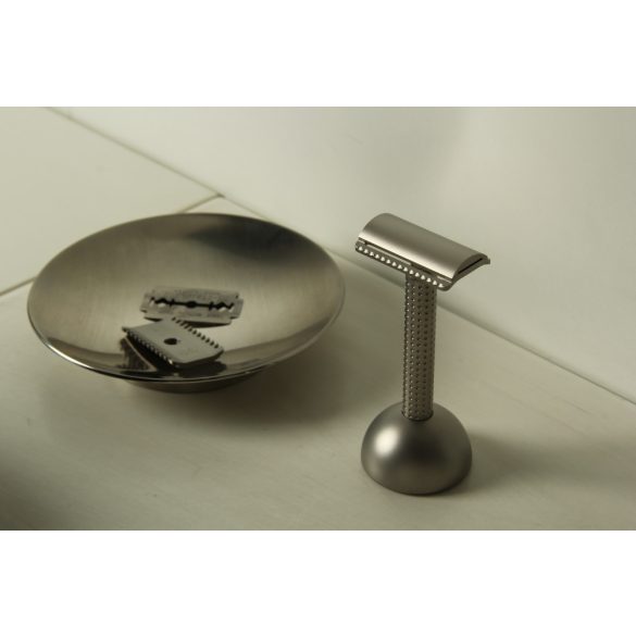 Tatara Masamune  biztonsági borotva, zárt fésűs, rozsdamentes acél, fekete