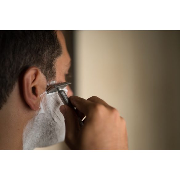 Tatara Masamune  biztonsági borotva, zárt fésűs, rozsdamentes acél, matt ezüst